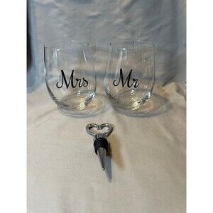 Mr and Mrs Wine Glass Set with Heart Wine Stopper